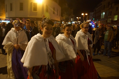 Hastings old Town Carnival Queen goes to Hastings Bonfire